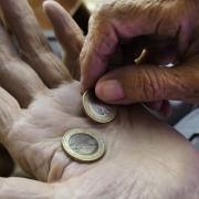 Foto: Euro-Münzen auf Handfläche